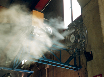 Ventilateur industriel grand débit associé à un système de brumisation